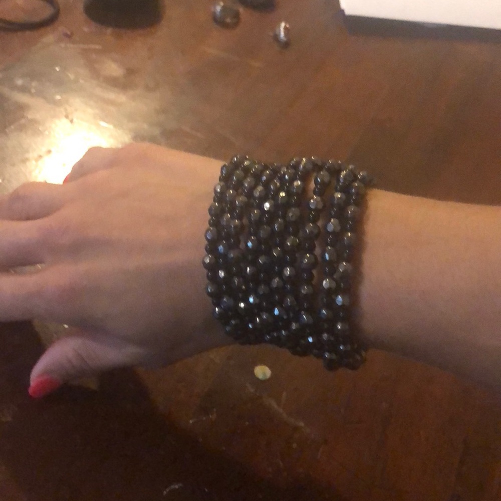 Bracelet. 1$ if you buy 4 or more costume jewelry